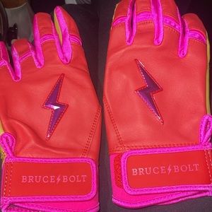 Bruce⚡️Bolt Bayting Gloves! Brand new. Size AM. Hot pink!